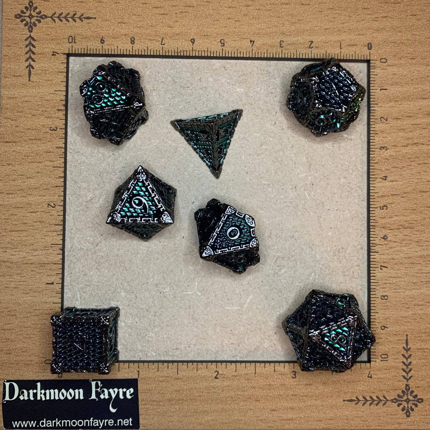 DnD Chromatic Green Dragonscale Solid Heavy Metal Polyhedral 7 Dice Set With A Fairtrade Cotton Storage Pouch (green/gunmetal)