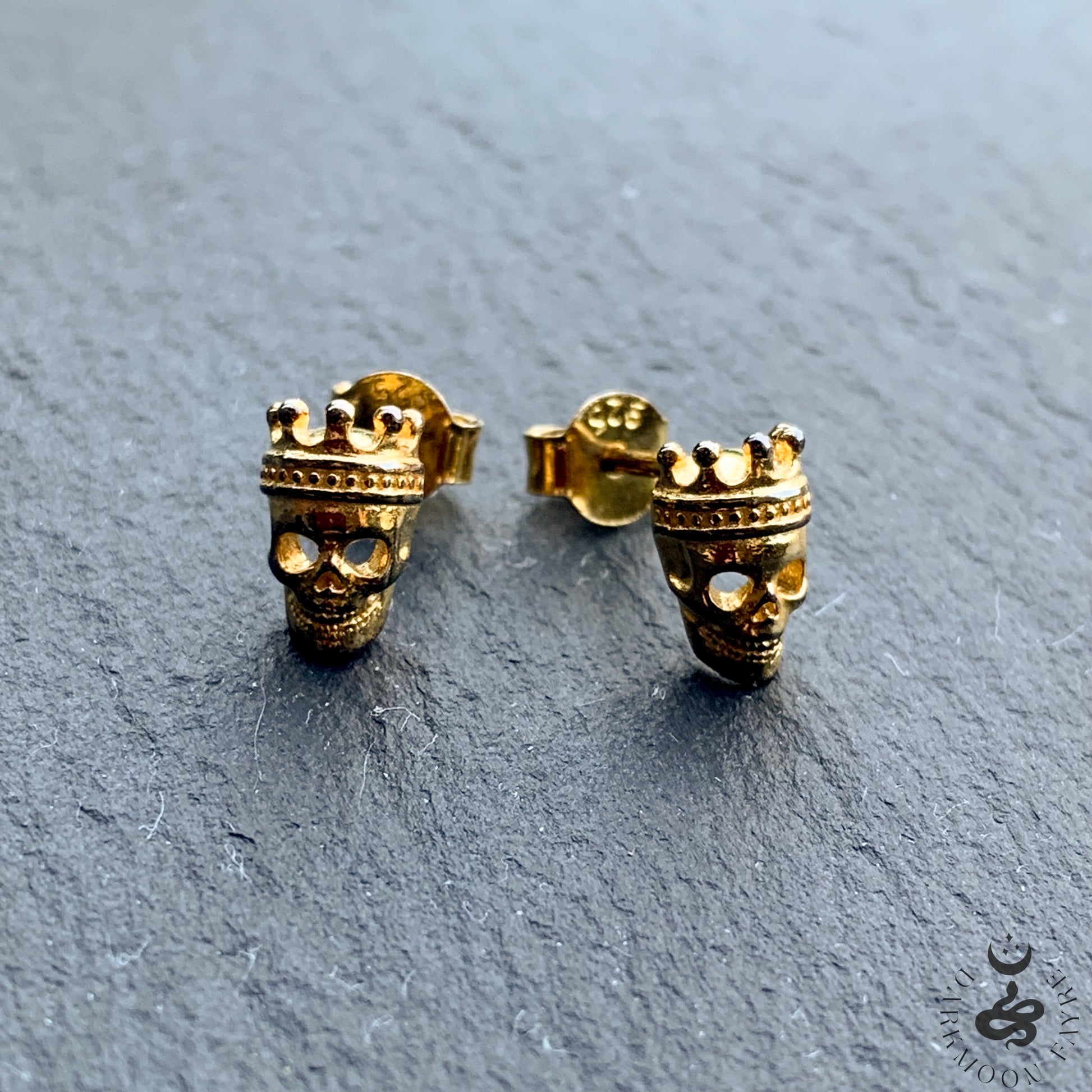Crowned Skull Stud Earrings In 9ct Yellow Gold Vermeil - Darkmoon Fayre